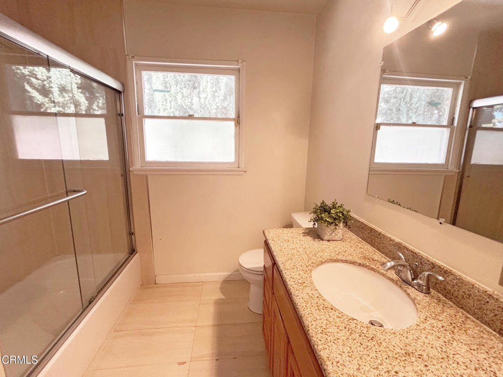 210 W Woodruff Avenue