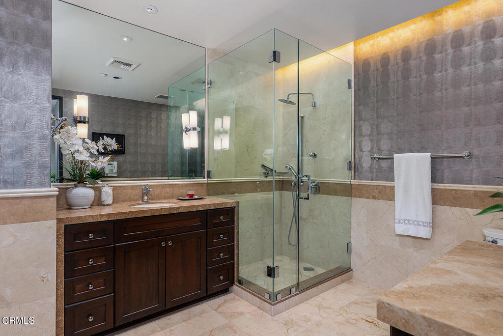 345 E Colorado Boulevard 203