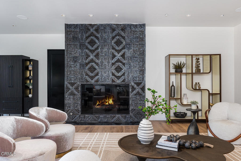 345 E Colorado Boulevard 203