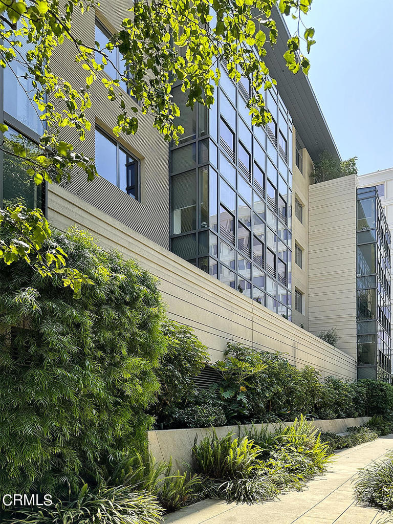 345 E Colorado Boulevard 203