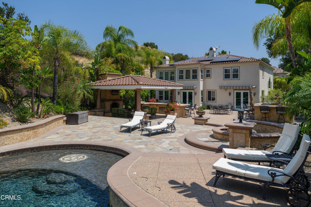 2741 Sleepy Hollow Place