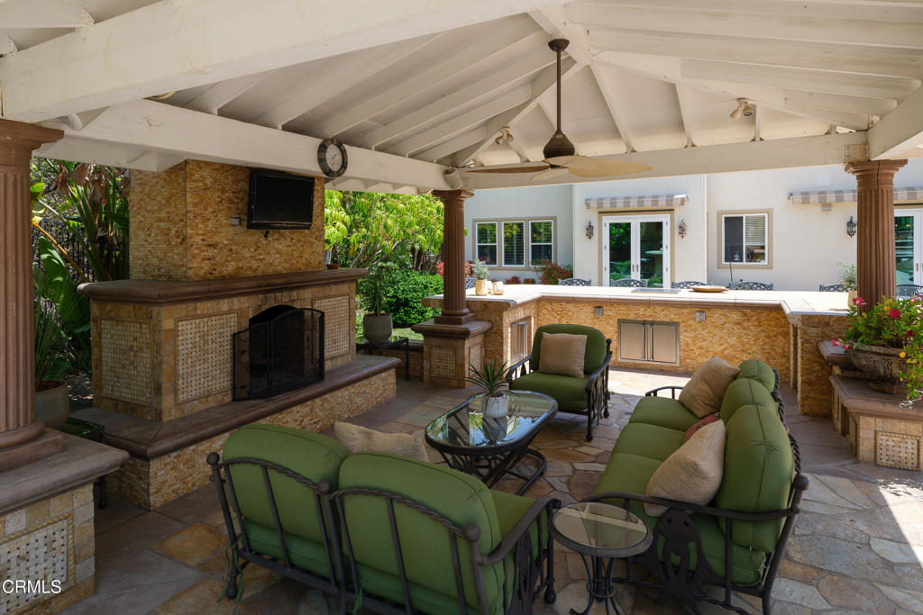 2741 Sleepy Hollow Place