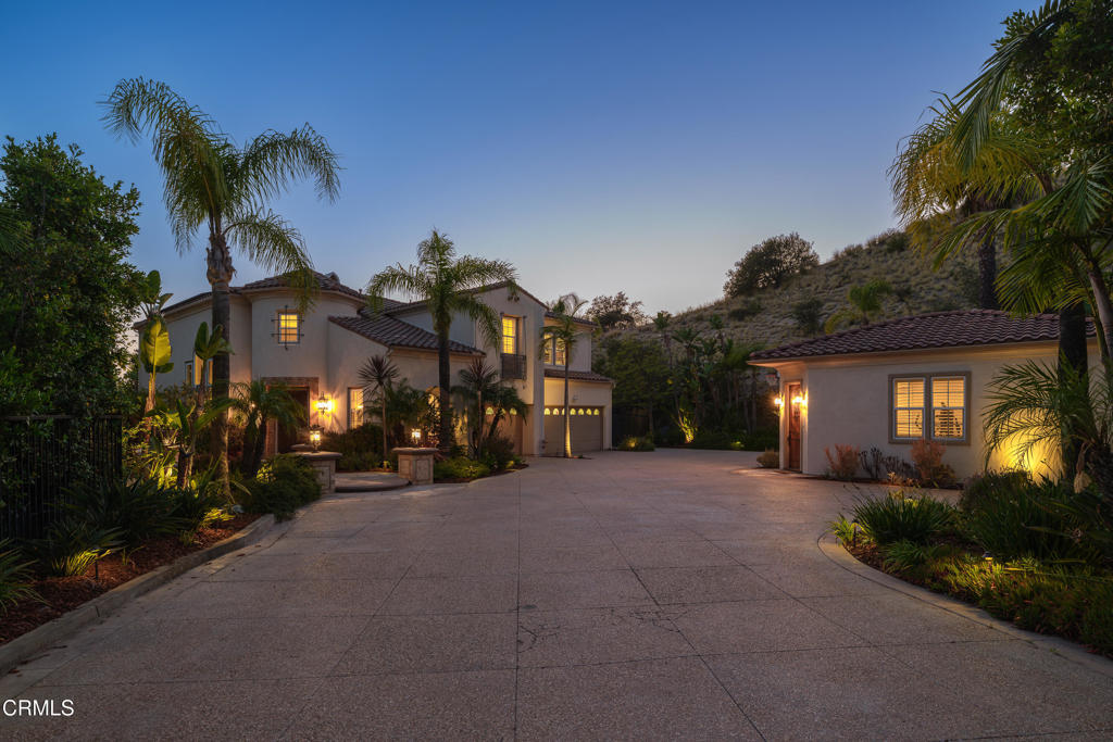 2741 Sleepy Hollow Place