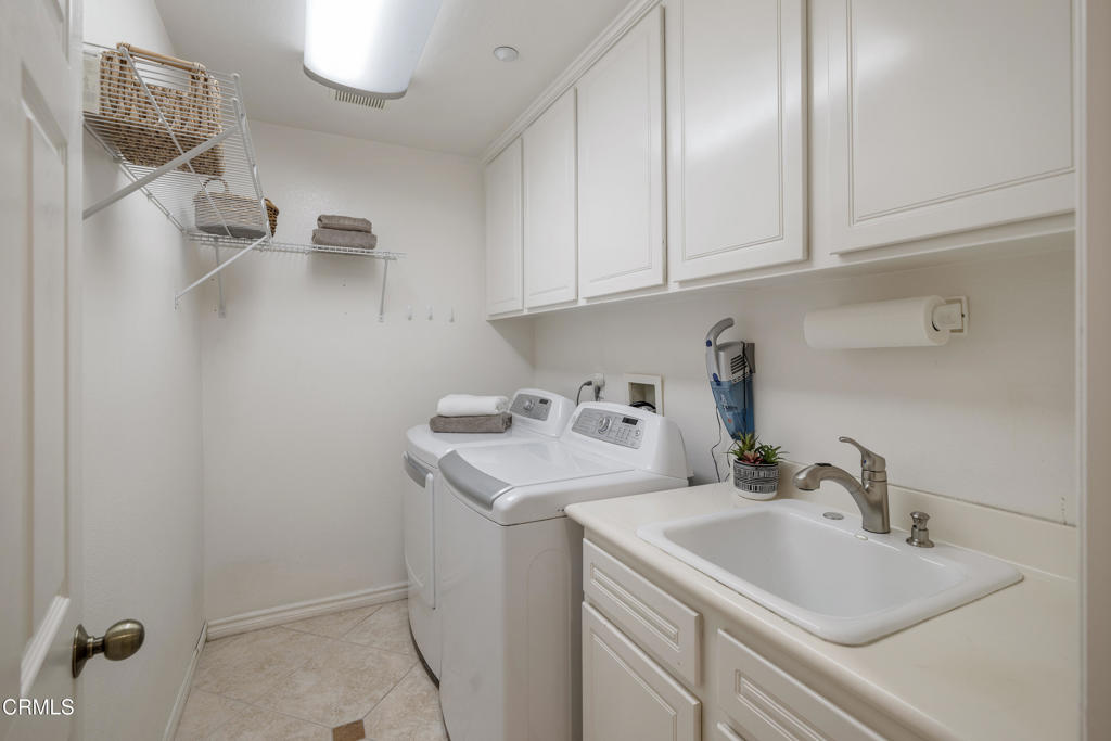 2741 Sleepy Hollow Place