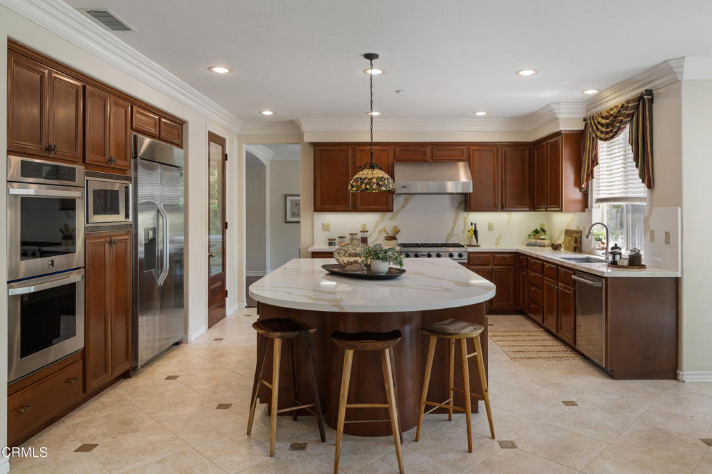 2741 Sleepy Hollow Place