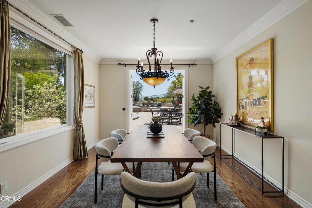 2741 Sleepy Hollow Place