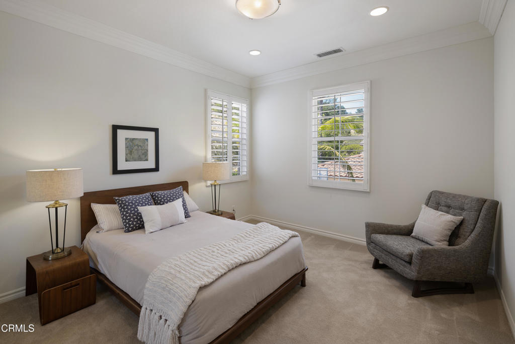 2741 Sleepy Hollow Place