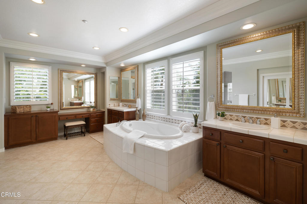 2741 Sleepy Hollow Place