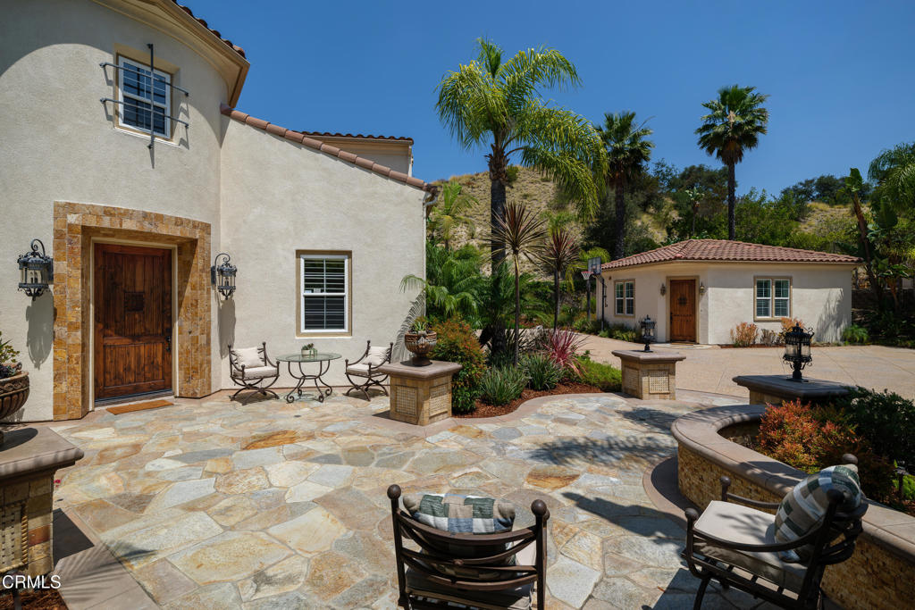 2741 Sleepy Hollow Place