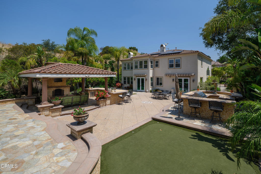 2741 Sleepy Hollow Place