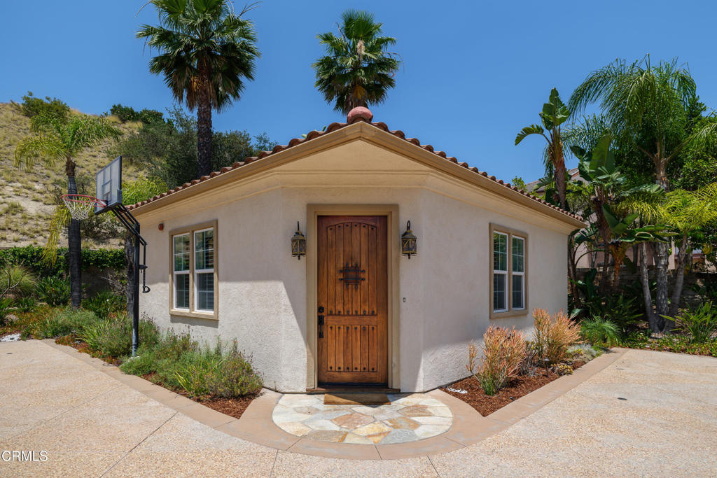 2741 Sleepy Hollow Place