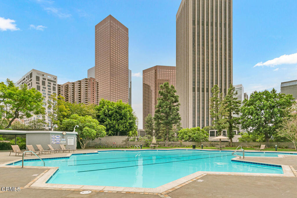 800 W 1st Street 2107