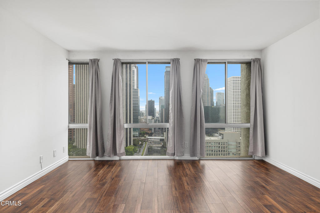 800 W 1st Street 2107