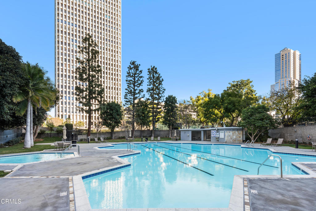 800 W 1st Street 2107