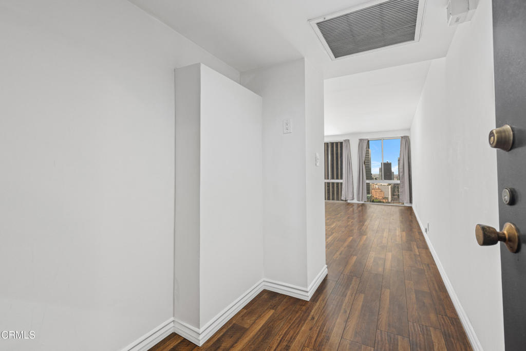 800 W 1st Street 2107