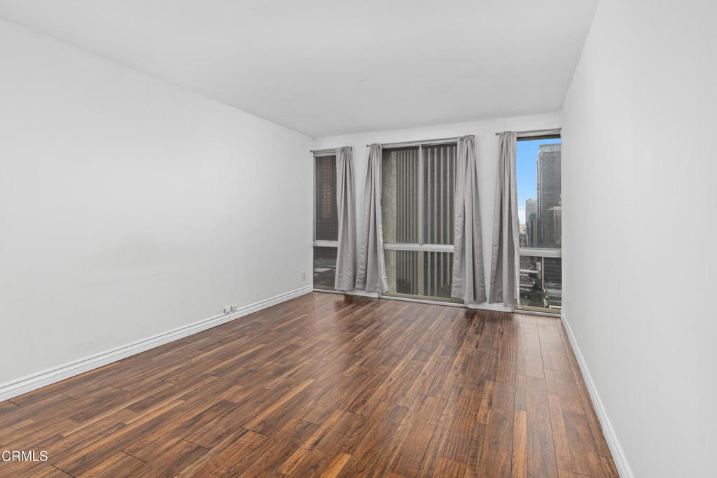 800 W 1st Street 2107