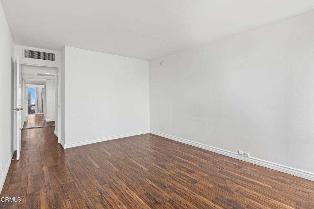 800 W 1st Street 2107