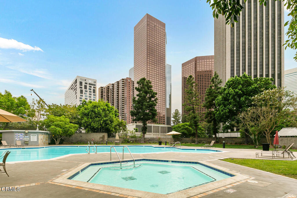 800 W 1st Street 2107