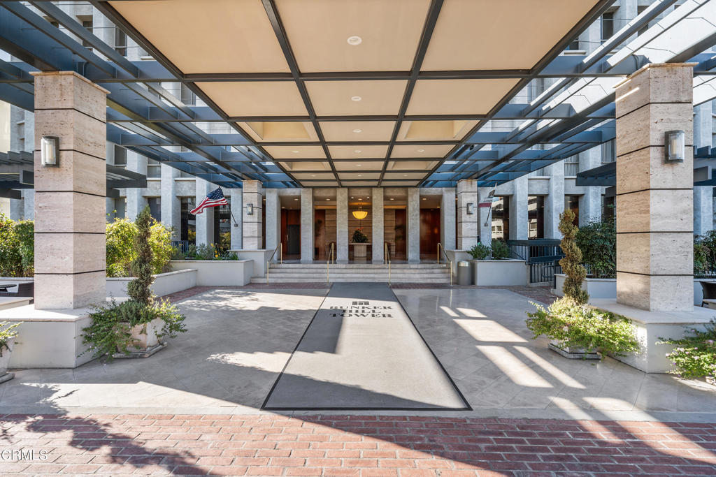 800 W 1st Street 2107