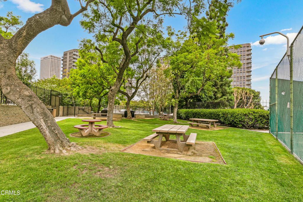 800 W 1st Street 2107