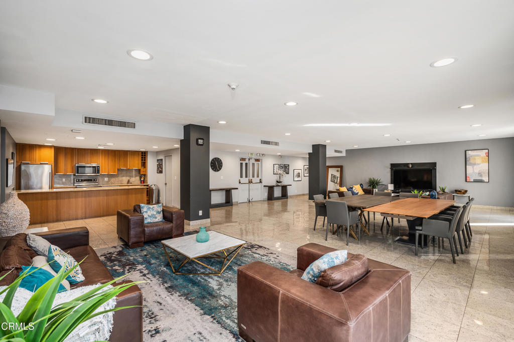 800 W 1st Street 2107