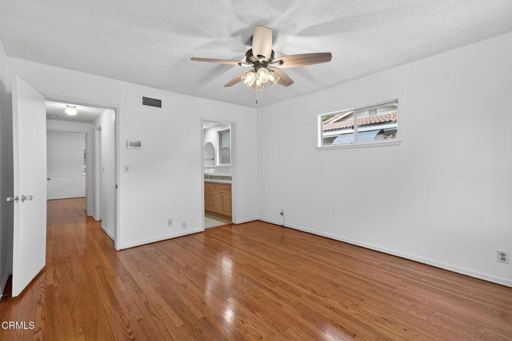 156 W Arthur Avenue