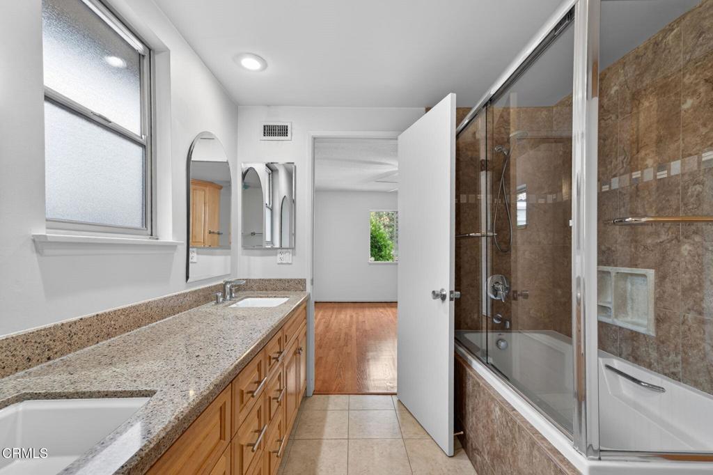 156 W Arthur Avenue