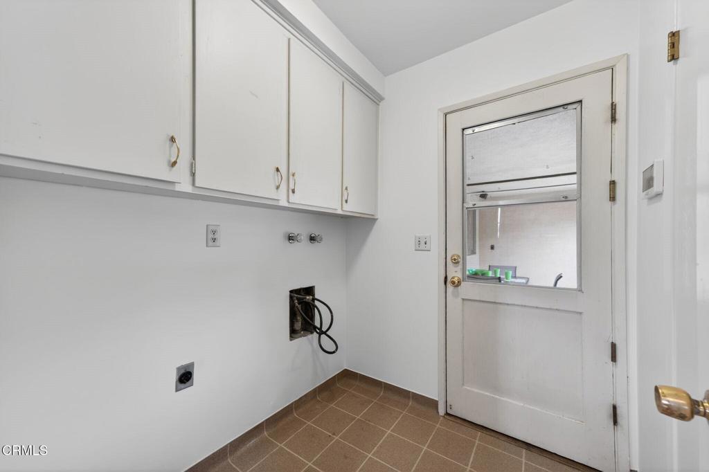 156 W Arthur Avenue