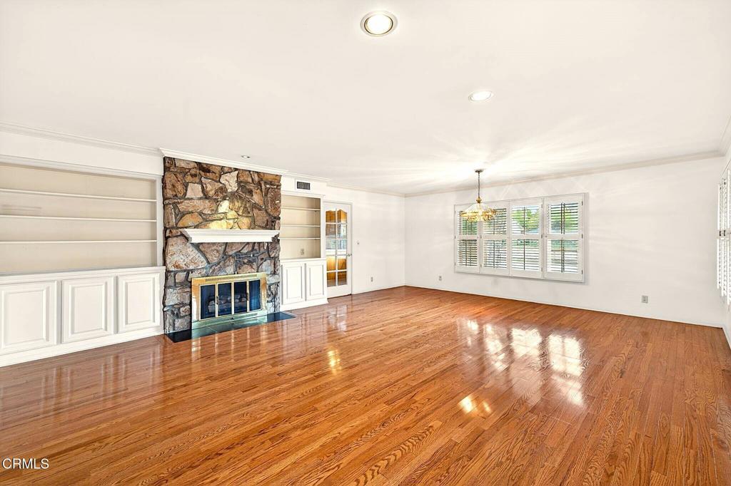 156 W Arthur Avenue