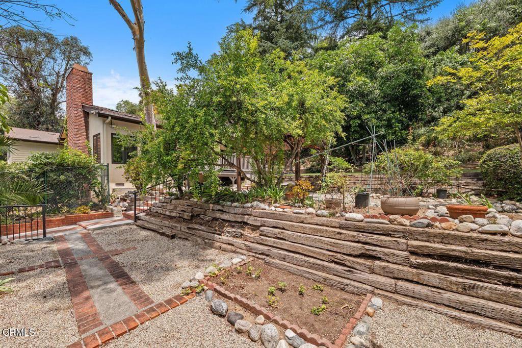 494 California Terrace