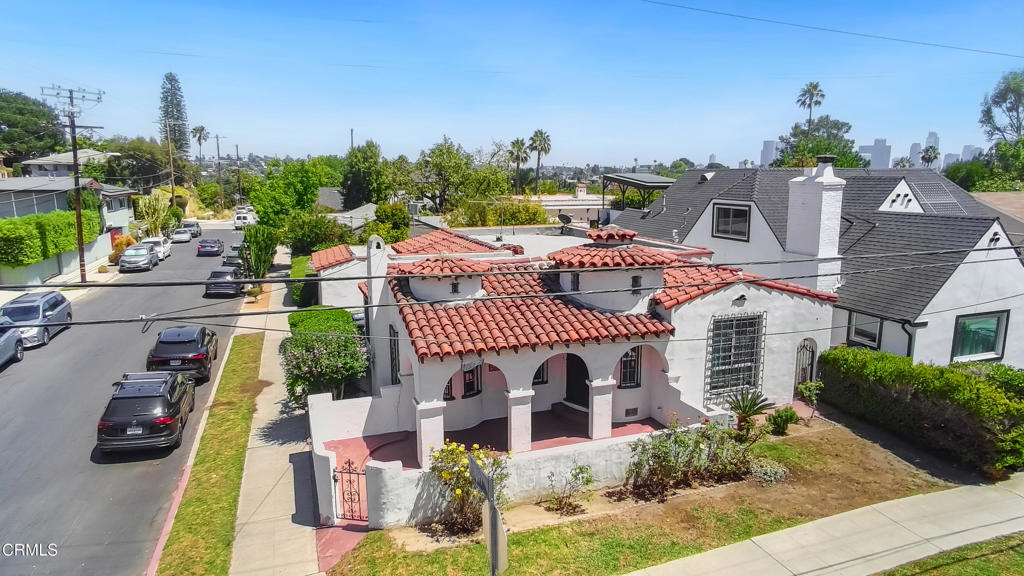1544 Angelus Avenue