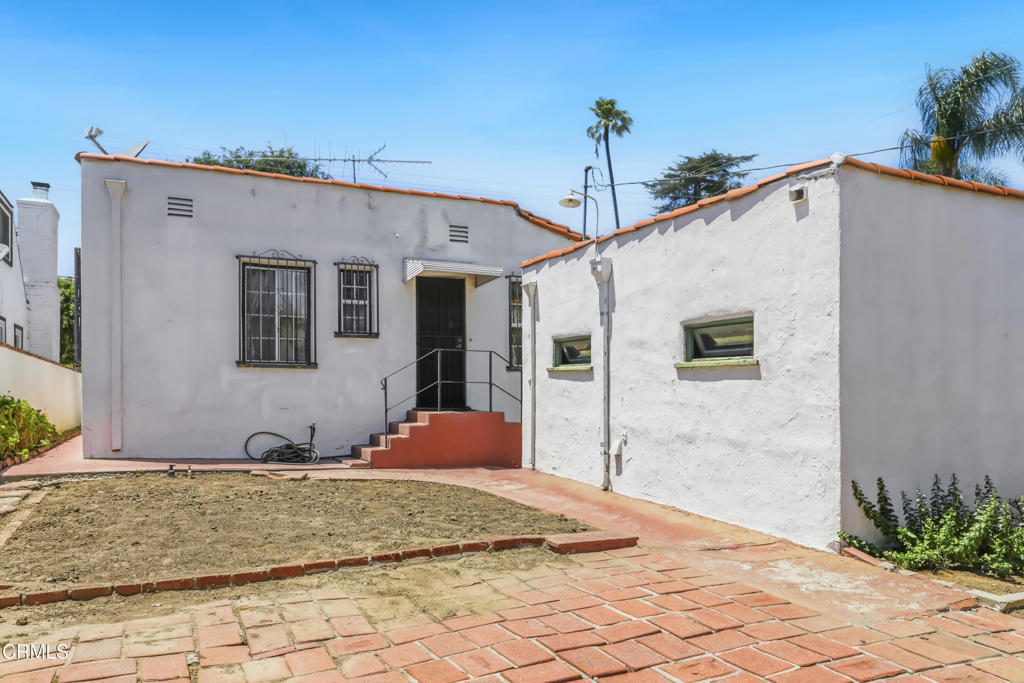 1544 Angelus Avenue