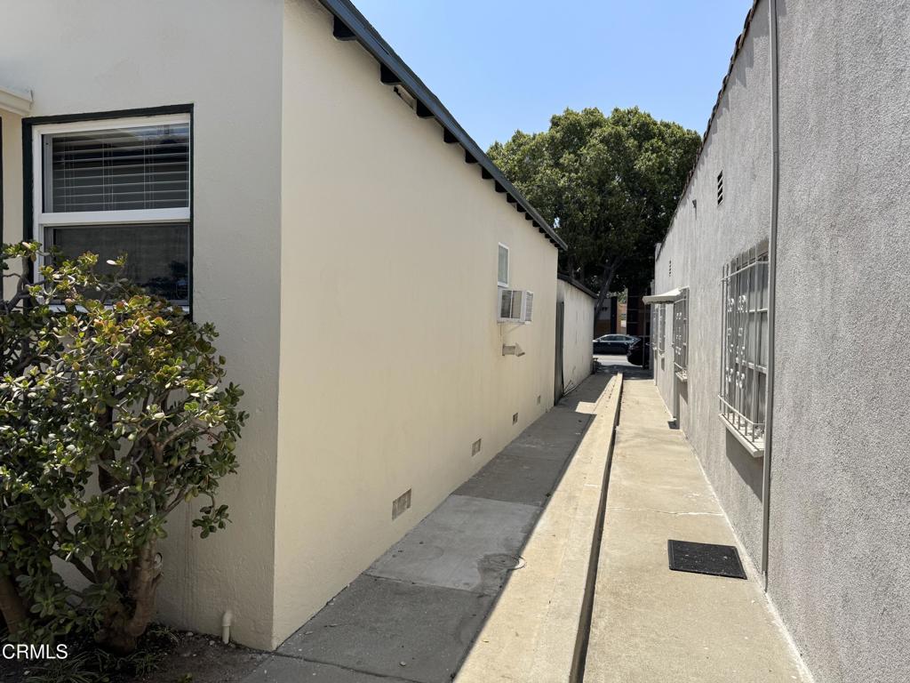 9173 1/2 E Las Tunas Drive