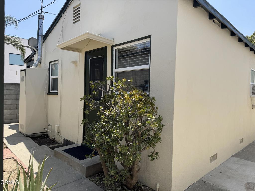 9173 1/2 E Las Tunas Drive