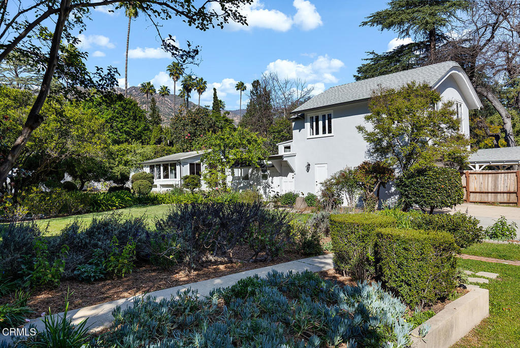 1275 New York Drive