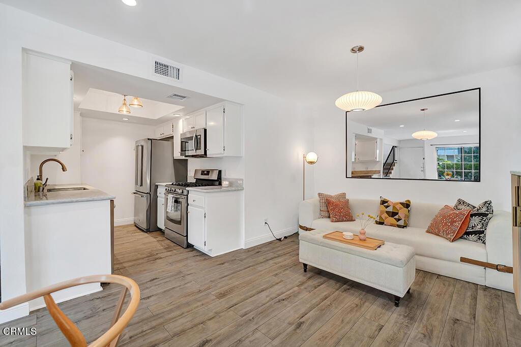 77 N Michigan Avenue 1