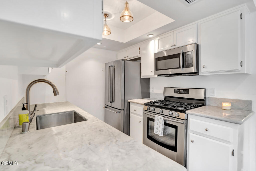 77 N Michigan Avenue 1
