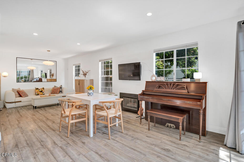 77 N Michigan Avenue 1