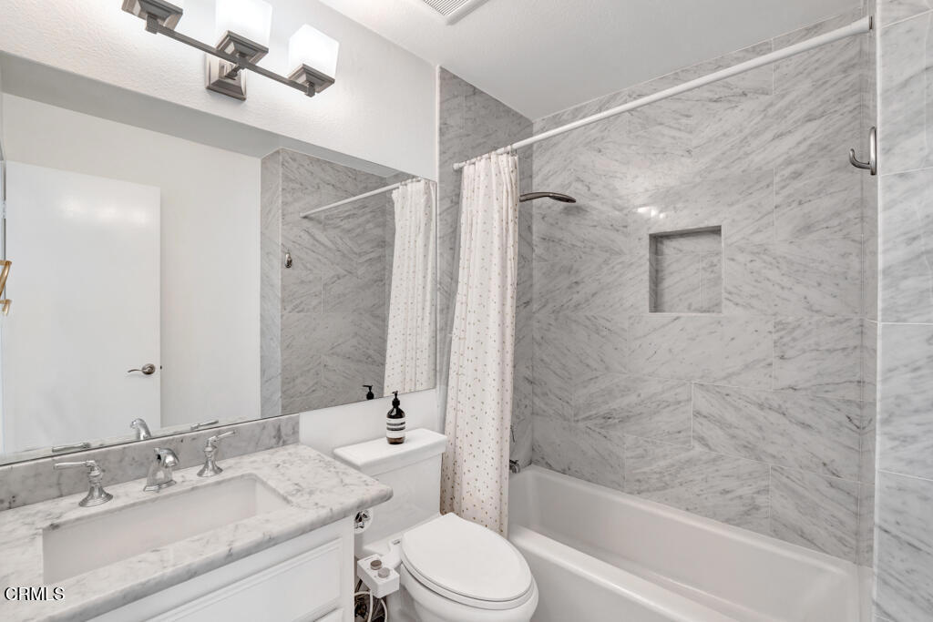 77 N Michigan Avenue 1