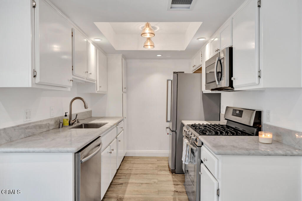77 N Michigan Avenue 1