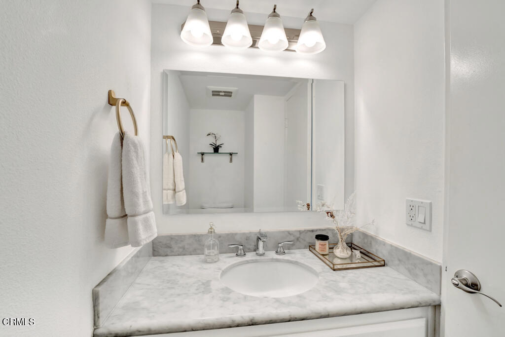 77 N Michigan Avenue 1