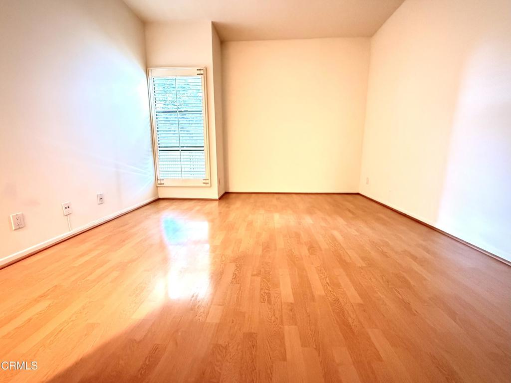 360 S Los Robles Avenue 9