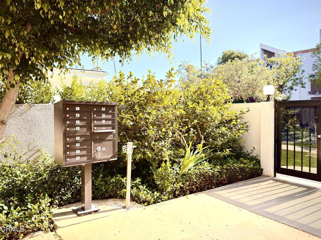 360 S Los Robles Avenue 9