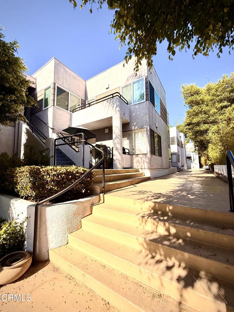 360 S Los Robles Avenue 9