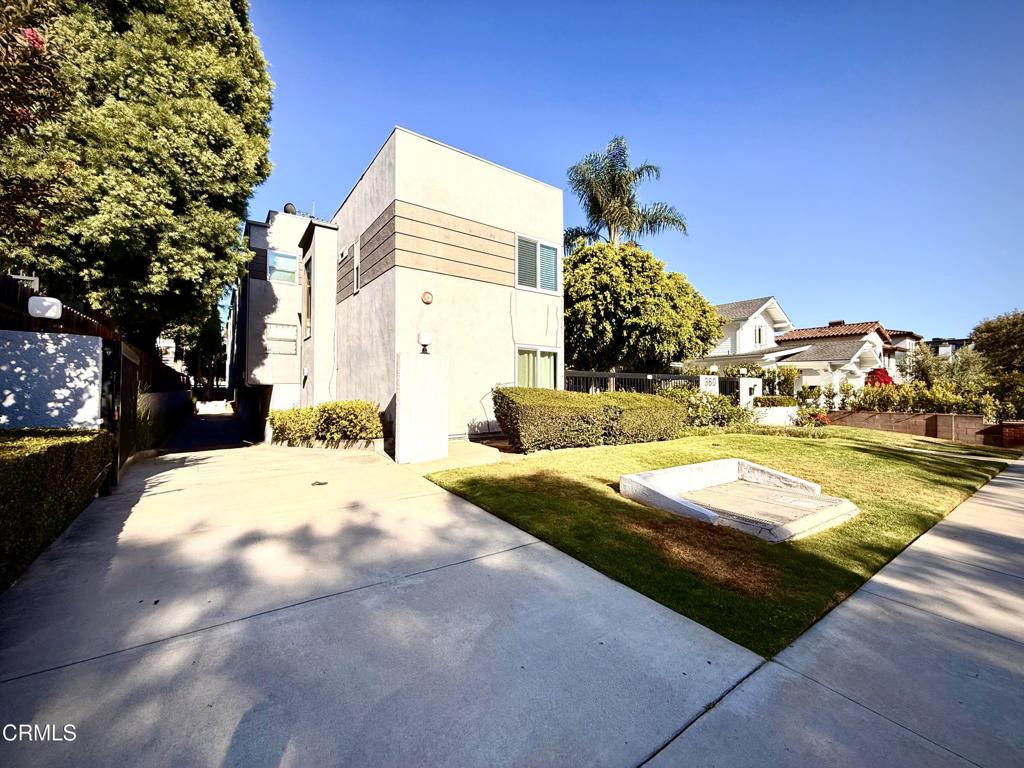 360 S Los Robles Avenue 9