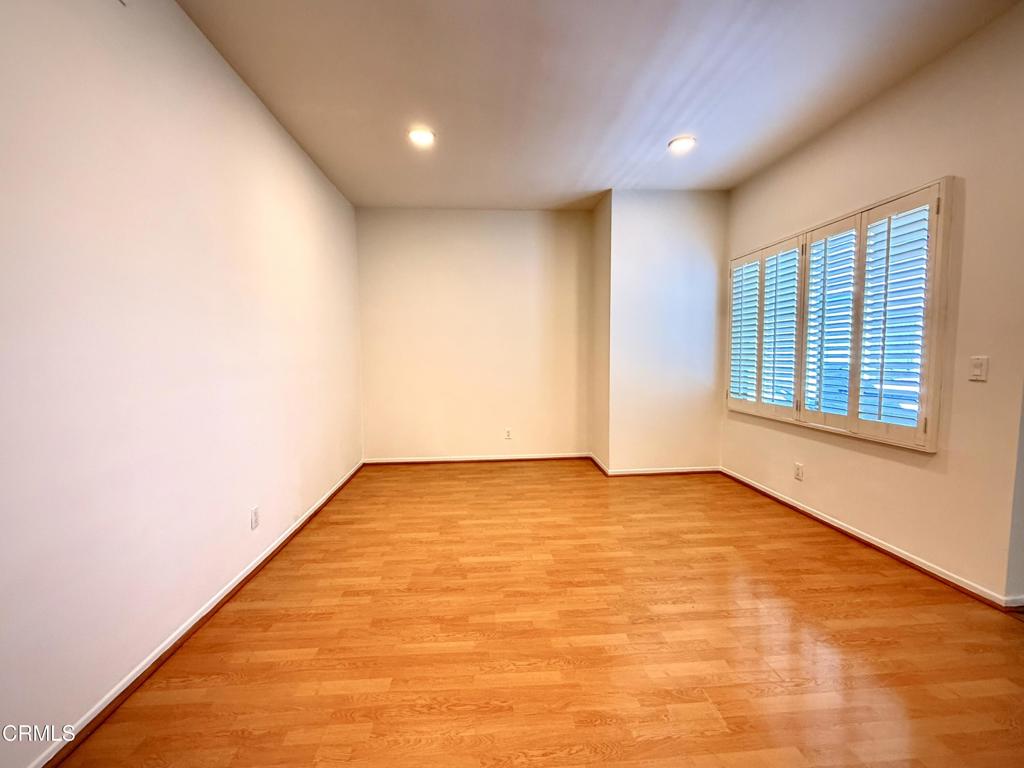 360 S Los Robles Avenue 9