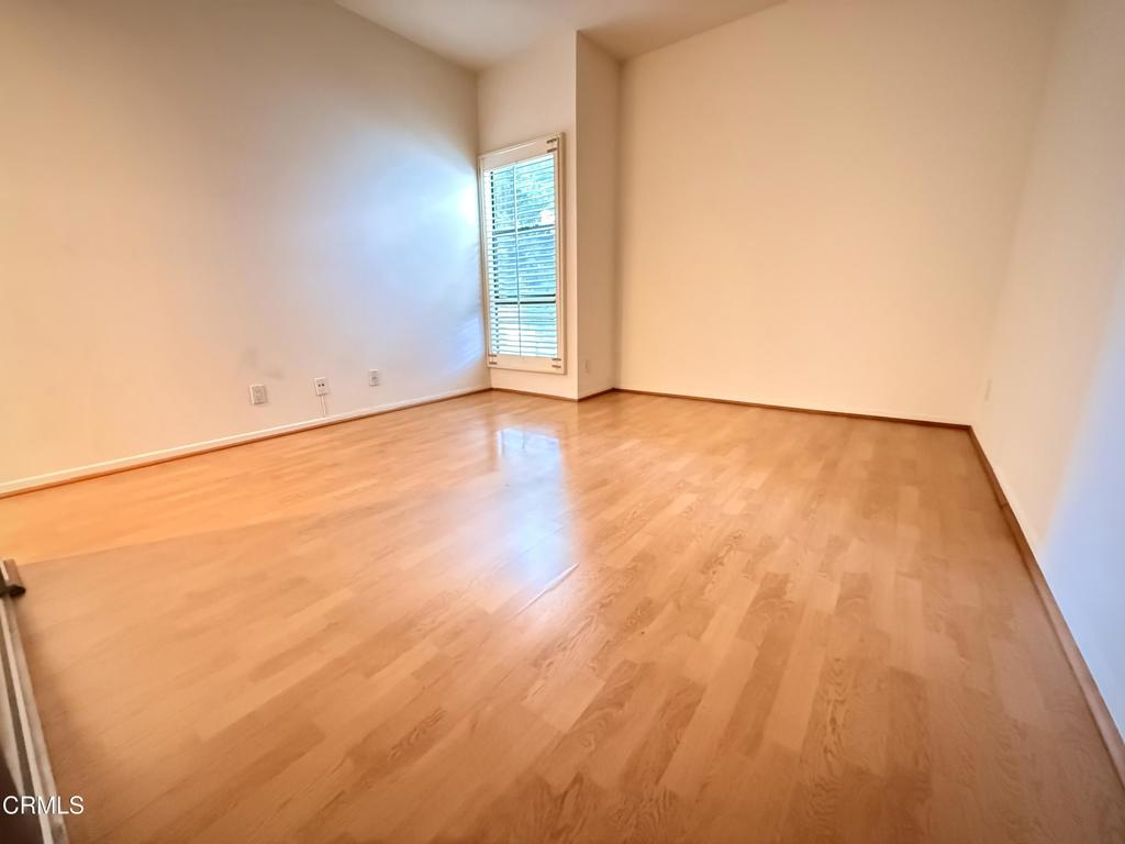 360 S Los Robles Avenue 9