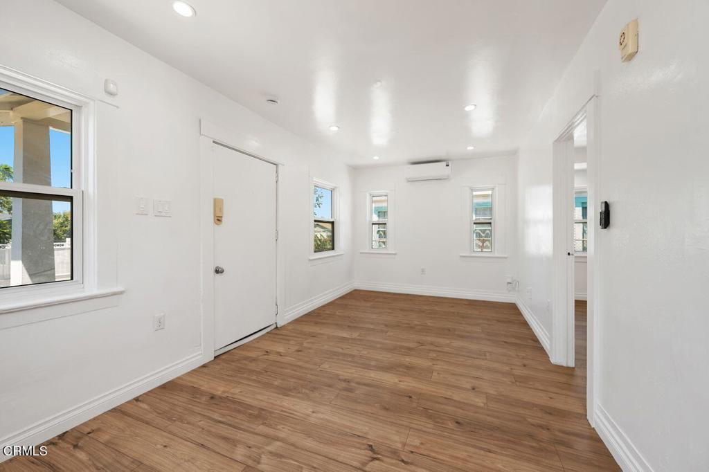1418 W 69th Street