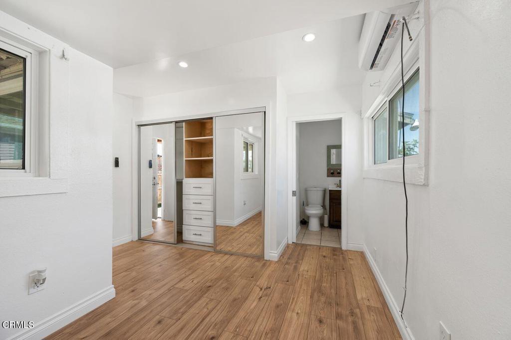 1418 W 69th Street
