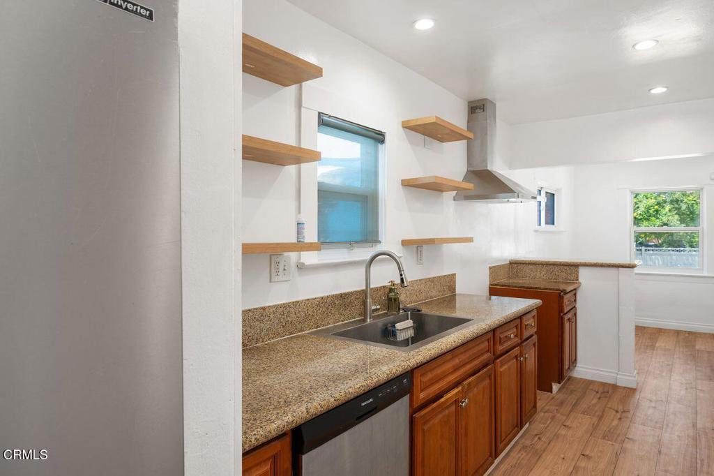 1418 W 69th Street